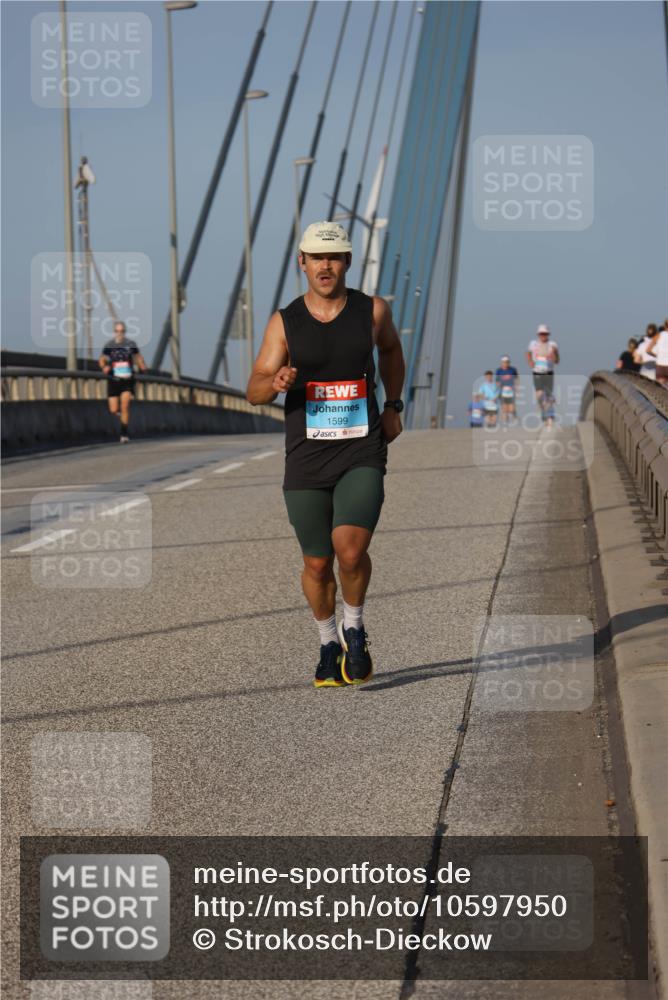 03.10.2026 - Köhlbrandbrückenlauf Strokosch-Dieckow http://msf.ph/oto/10597950 03.10.2026 09:32:22 Position 2 1599 meine-sportfotos.de