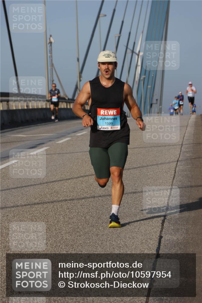 03.10.2026 - Köhlbrandbrückenlauf Strokosch-Dieckow http://msf.ph/oto/10597954 03.10.2026 09:32:22 Position 2 1599 meine-sportfotos.de