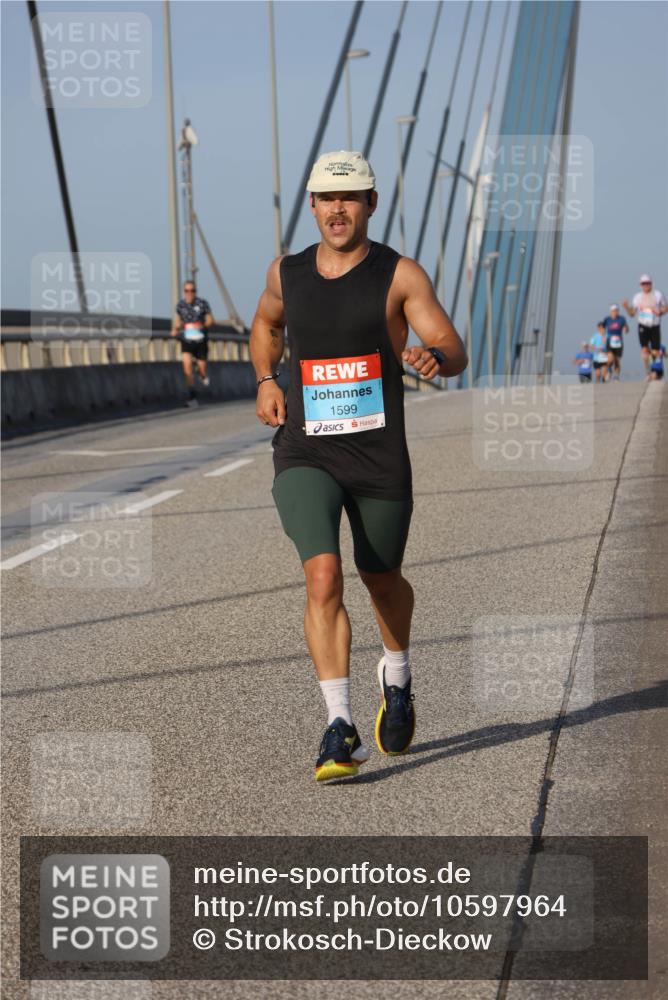 03.10.2026 - Köhlbrandbrückenlauf Strokosch-Dieckow http://msf.ph/oto/10597964 03.10.2026 09:32:23 Position 2 1599 meine-sportfotos.de