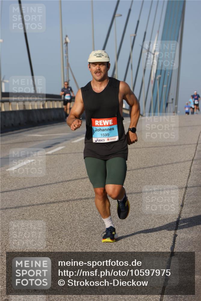03.10.2026 - Köhlbrandbrückenlauf Strokosch-Dieckow http://msf.ph/oto/10597975 03.10.2026 09:32:23 Position 2 1599 meine-sportfotos.de