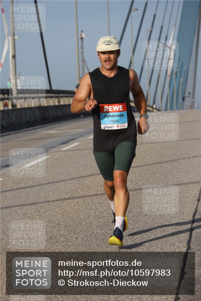 03.10.2026 - Köhlbrandbrückenlauf Strokosch-Dieckow http://msf.ph/oto/10597983 03.10.2026 09:32:23 Position 2 1599 meine-sportfotos.de
