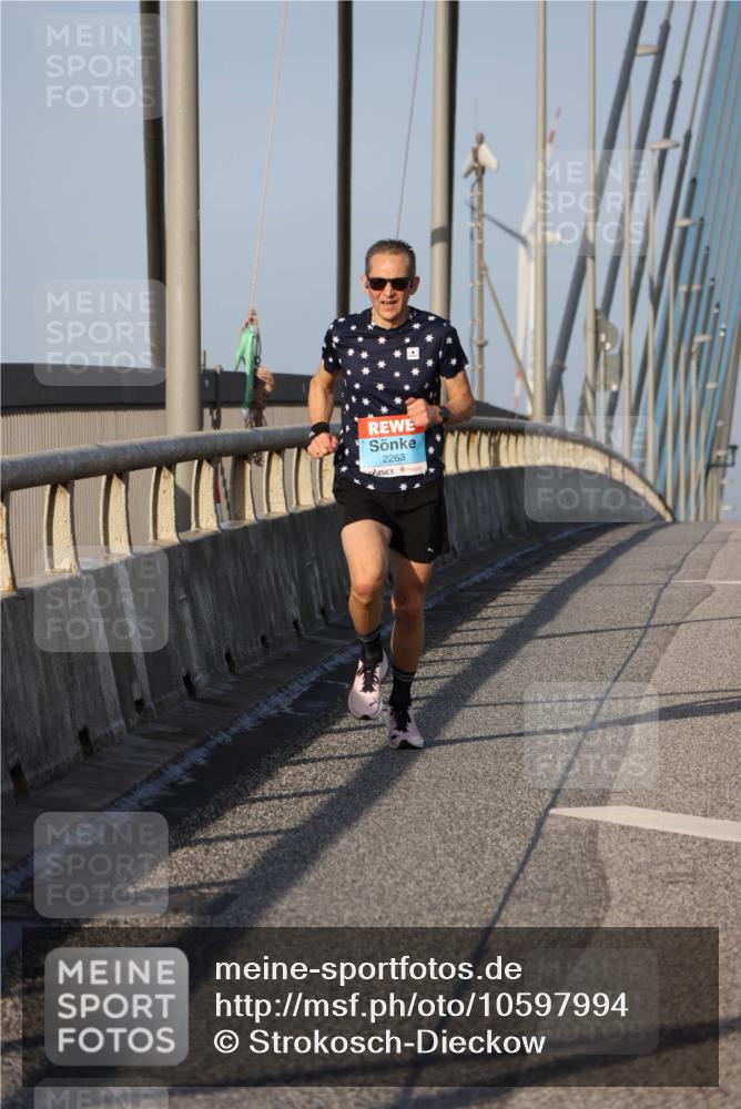 03.10.2026 - Köhlbrandbrückenlauf Strokosch-Dieckow http://msf.ph/oto/10597994 03.10.2026 09:32:34 Position 2 2263 meine-sportfotos.de