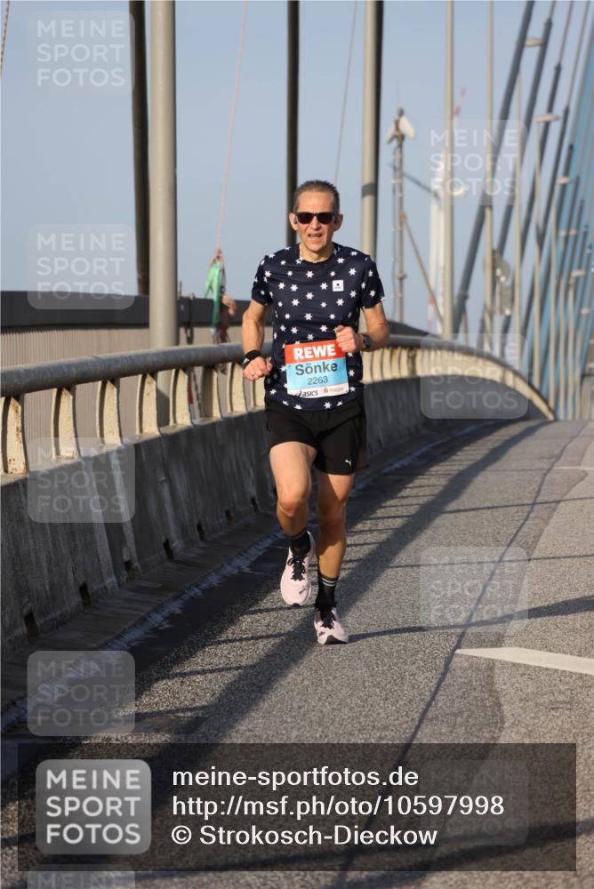 03.10.2026 - Köhlbrandbrückenlauf Strokosch-Dieckow http://msf.ph/oto/10597998 03.10.2026 09:32:34 Position 2 2263 meine-sportfotos.de