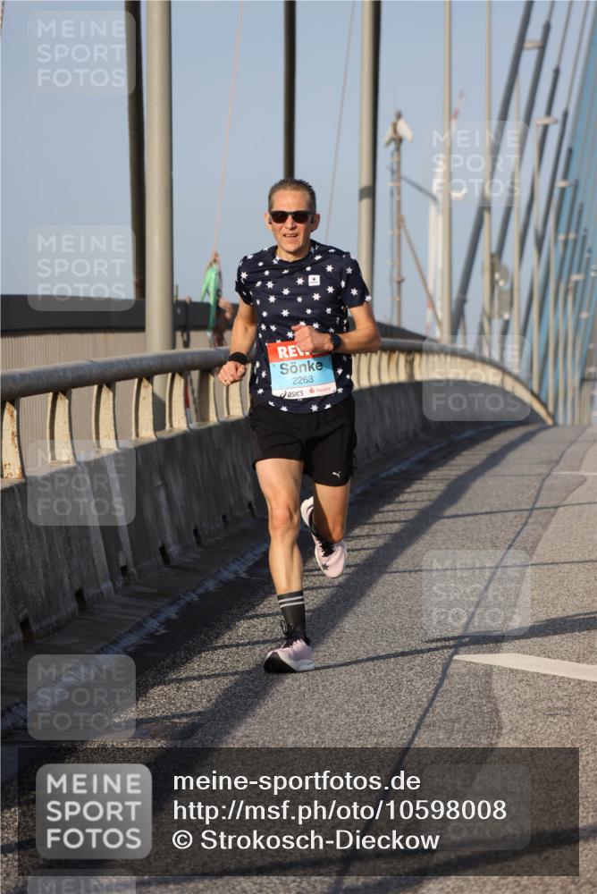 03.10.2026 - Köhlbrandbrückenlauf Strokosch-Dieckow http://msf.ph/oto/10598008 03.10.2026 09:32:35 Position 2 2263 meine-sportfotos.de