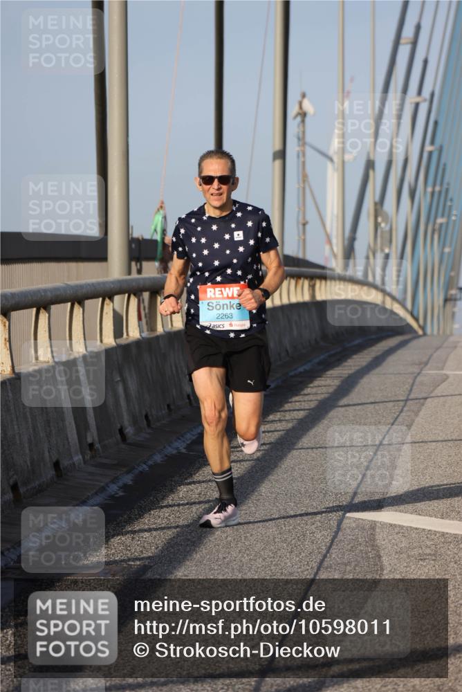 03.10.2026 - Köhlbrandbrückenlauf Strokosch-Dieckow http://msf.ph/oto/10598011 03.10.2026 09:32:35 Position 2 2263 meine-sportfotos.de