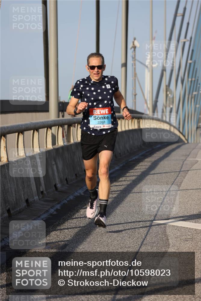 03.10.2026 - Köhlbrandbrückenlauf Strokosch-Dieckow http://msf.ph/oto/10598023 03.10.2026 09:32:35 Position 2 2263 meine-sportfotos.de
