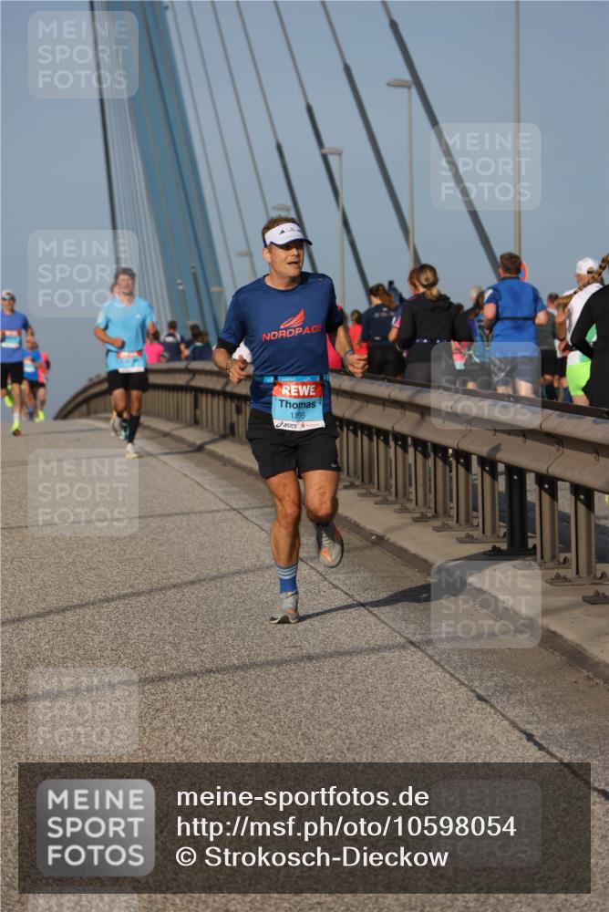 03.10.2026 - Köhlbrandbrückenlauf Strokosch-Dieckow http://msf.ph/oto/10598054 03.10.2026 09:32:44 Position 2 1395 meine-sportfotos.de