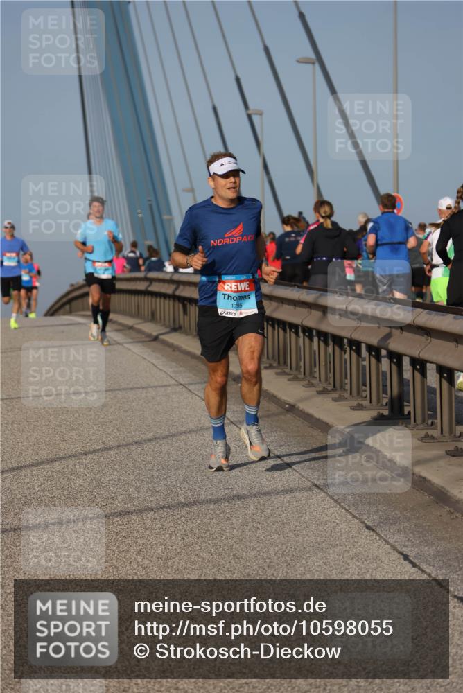 03.10.2026 - Köhlbrandbrückenlauf Strokosch-Dieckow http://msf.ph/oto/10598055 03.10.2026 09:32:44 Position 2 1395 meine-sportfotos.de