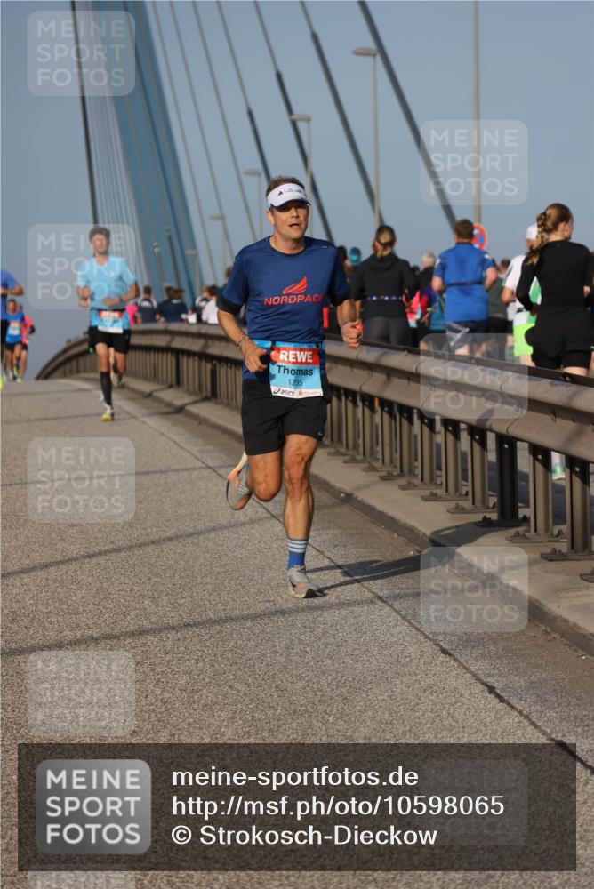 03.10.2026 - Köhlbrandbrückenlauf Strokosch-Dieckow http://msf.ph/oto/10598065 03.10.2026 09:32:45 Position 2 1395 meine-sportfotos.de