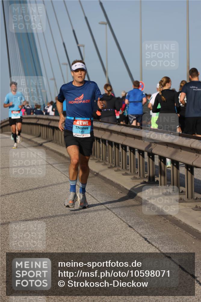 03.10.2026 - Köhlbrandbrückenlauf Strokosch-Dieckow http://msf.ph/oto/10598071 03.10.2026 09:32:45 Position 2 1395 meine-sportfotos.de
