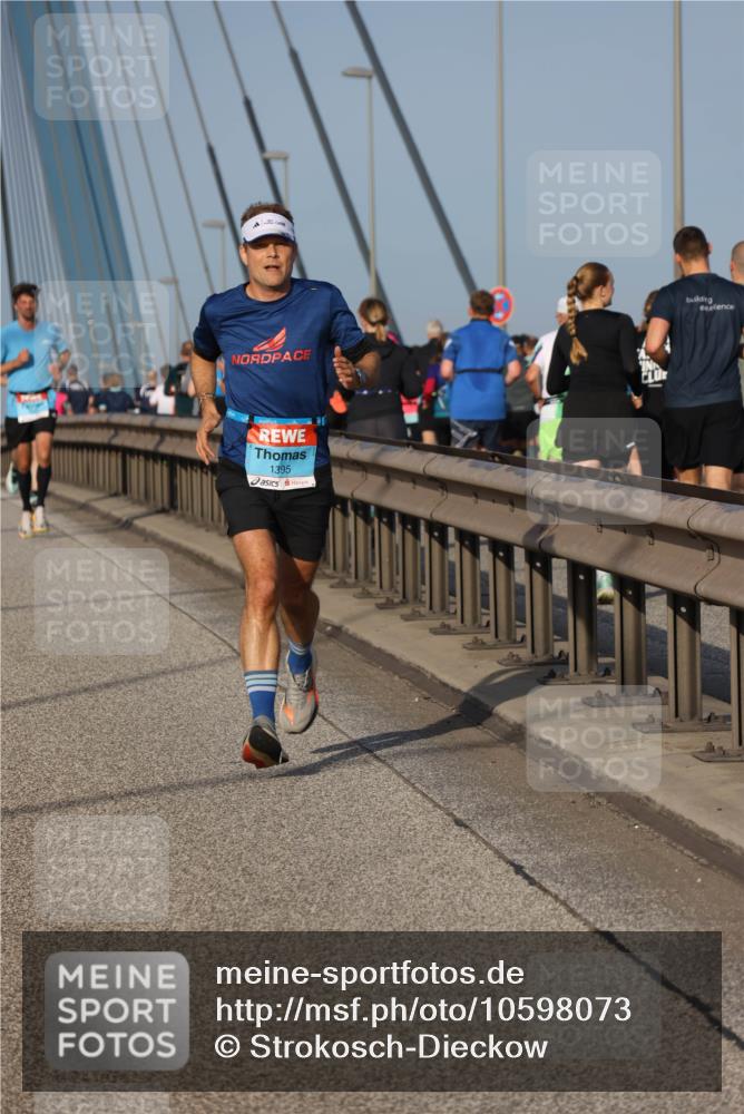 03.10.2026 - Köhlbrandbrückenlauf Strokosch-Dieckow http://msf.ph/oto/10598073 03.10.2026 09:32:45 Position 2 1395 meine-sportfotos.de