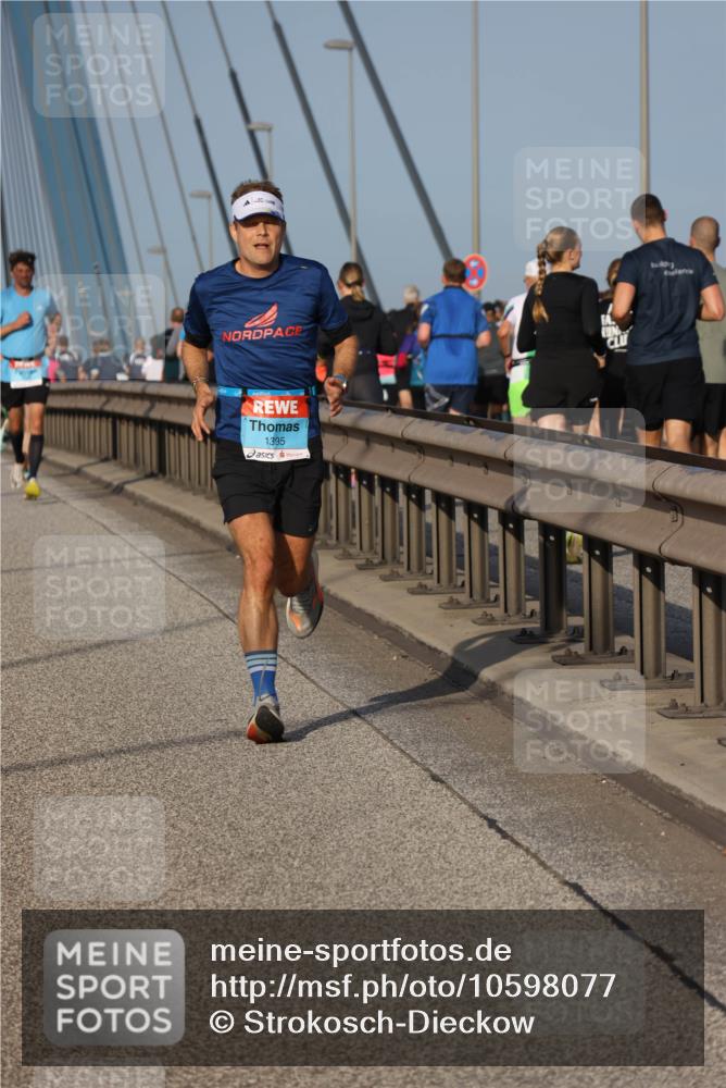 03.10.2026 - Köhlbrandbrückenlauf Strokosch-Dieckow http://msf.ph/oto/10598077 03.10.2026 09:32:45 Position 2 1395 meine-sportfotos.de