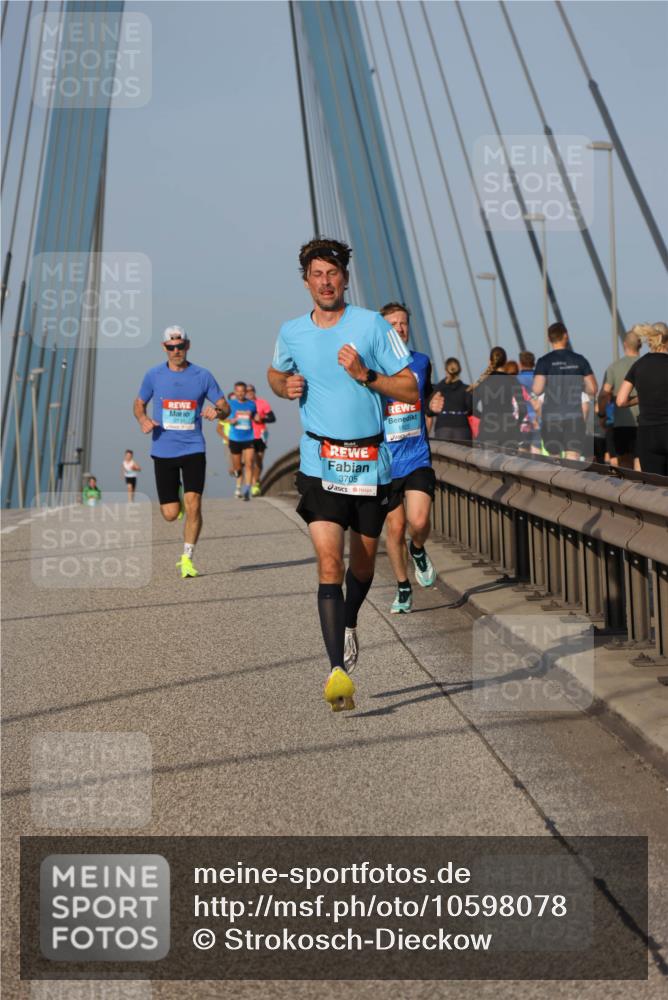 03.10.2026 - Köhlbrandbrückenlauf Strokosch-Dieckow http://msf.ph/oto/10598078 03.10.2026 09:32:51 Position 2 2134, 3705 meine-sportfotos.de