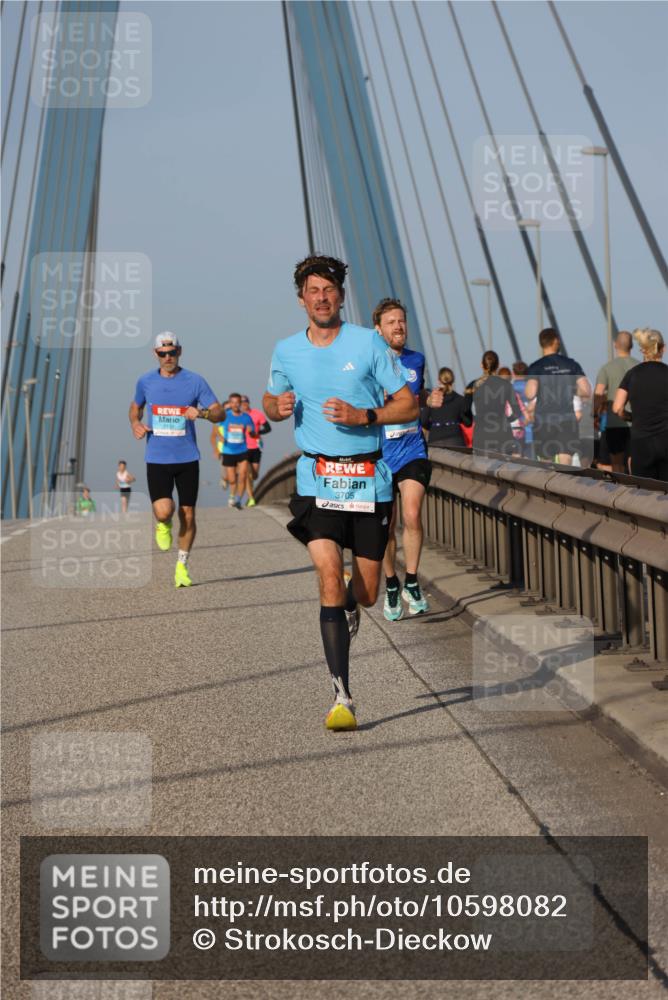 03.10.2026 - Köhlbrandbrückenlauf Strokosch-Dieckow http://msf.ph/oto/10598082 03.10.2026 09:32:51 Position 2 3705 meine-sportfotos.de