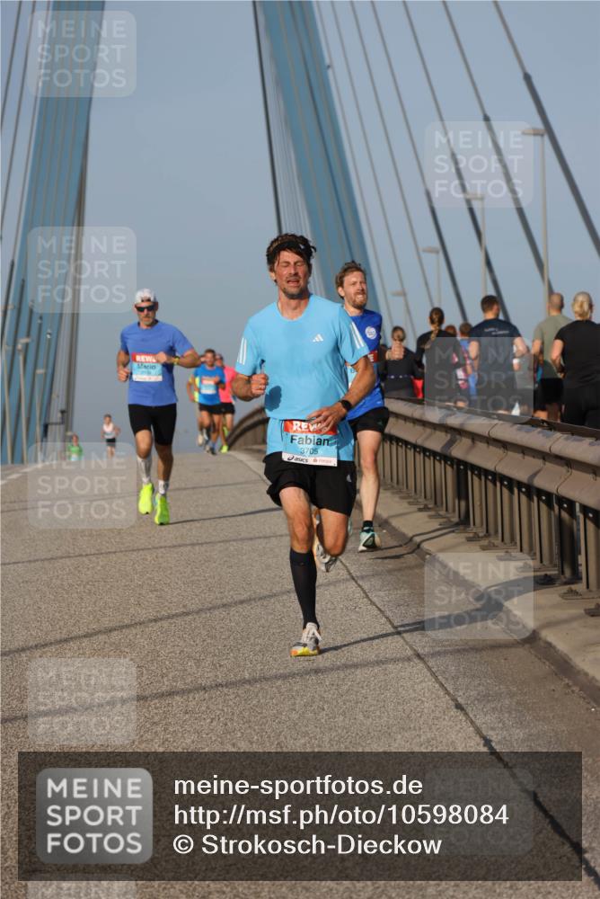 03.10.2026 - Köhlbrandbrückenlauf Strokosch-Dieckow http://msf.ph/oto/10598084 03.10.2026 09:32:51 Position 2 3705 meine-sportfotos.de