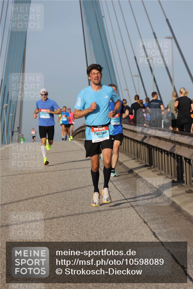 03.10.2026 - Köhlbrandbrückenlauf Strokosch-Dieckow http://msf.ph/oto/10598089 03.10.2026 09:32:51 Position 2 3705, 1825 meine-sportfotos.de
