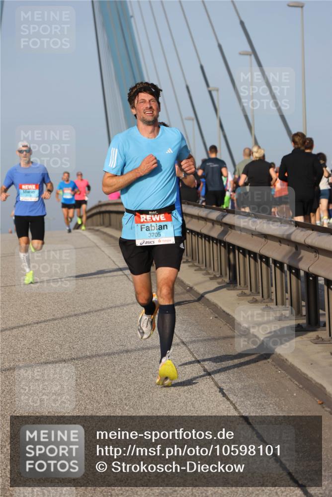 03.10.2026 - Köhlbrandbrückenlauf Strokosch-Dieckow http://msf.ph/oto/10598101 03.10.2026 09:32:52 Position 2 3705 meine-sportfotos.de
