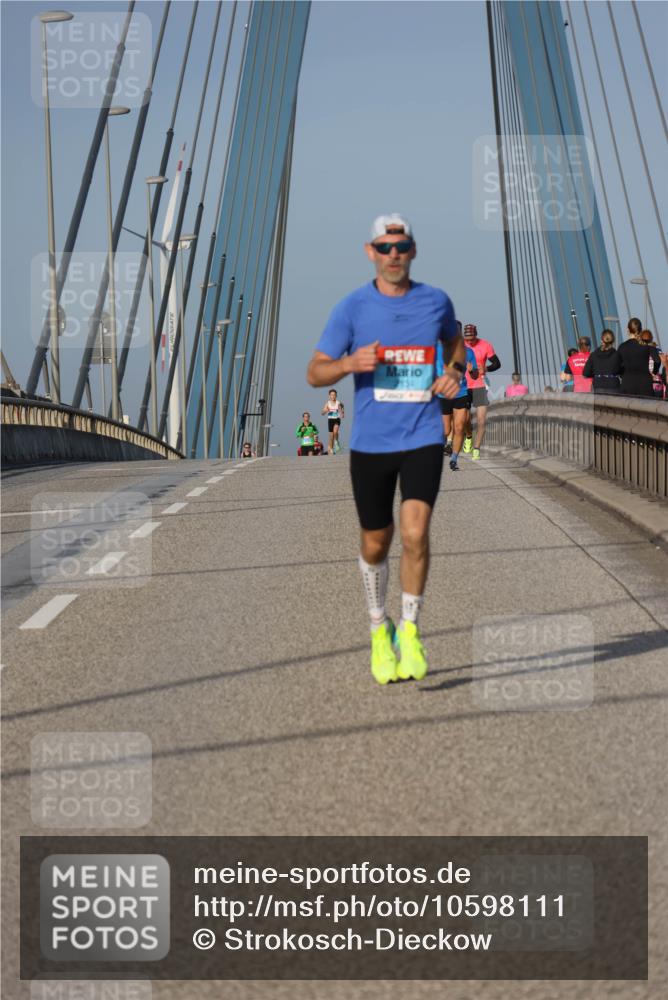 03.10.2026 - Köhlbrandbrückenlauf Strokosch-Dieckow http://msf.ph/oto/10598111 03.10.2026 09:32:55 Position 2 2134 meine-sportfotos.de