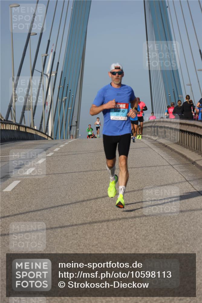 03.10.2026 - Köhlbrandbrückenlauf Strokosch-Dieckow http://msf.ph/oto/10598113 03.10.2026 09:32:55 Position 2 2134 meine-sportfotos.de