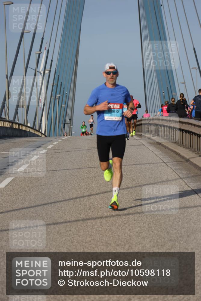 03.10.2026 - Köhlbrandbrückenlauf Strokosch-Dieckow http://msf.ph/oto/10598118 03.10.2026 09:32:55 Position 2 2134 meine-sportfotos.de