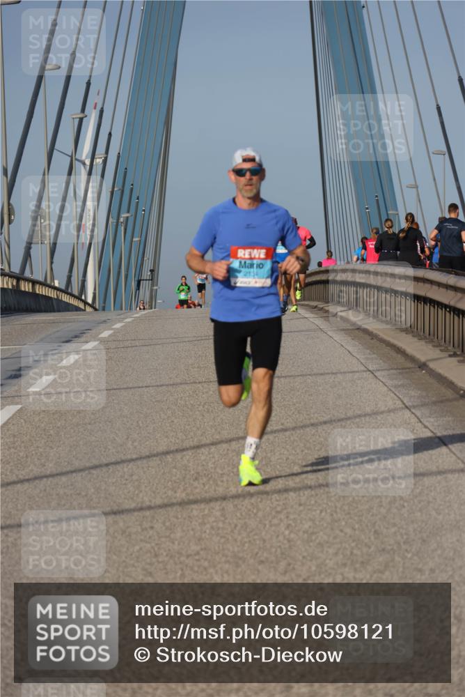 03.10.2026 - Köhlbrandbrückenlauf Strokosch-Dieckow http://msf.ph/oto/10598121 03.10.2026 09:32:55 Position 2 213 meine-sportfotos.de