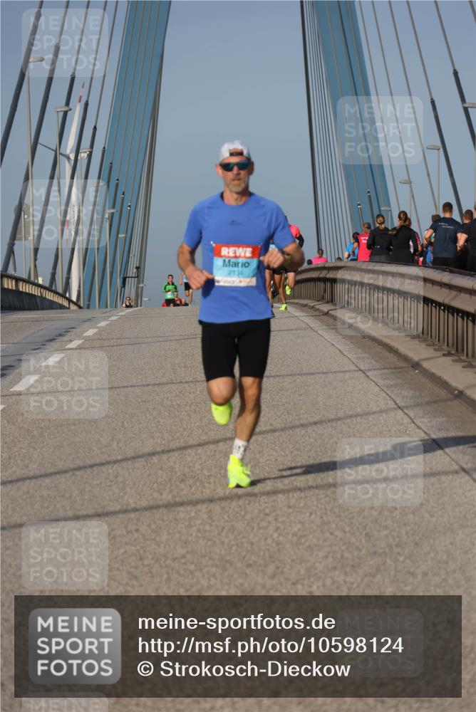 03.10.2026 - Köhlbrandbrückenlauf Strokosch-Dieckow http://msf.ph/oto/10598124 03.10.2026 09:32:55 Position 2 2134 meine-sportfotos.de