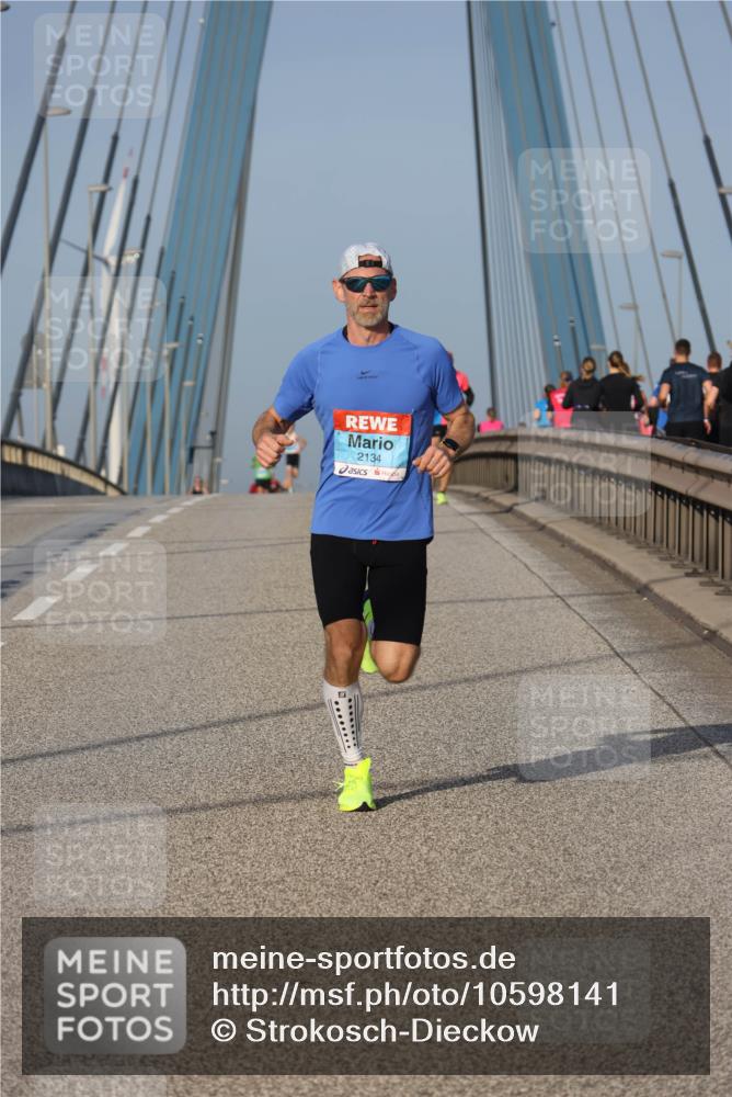 03.10.2026 - Köhlbrandbrückenlauf Strokosch-Dieckow http://msf.ph/oto/10598141 03.10.2026 09:32:56 Position 2 2134 meine-sportfotos.de