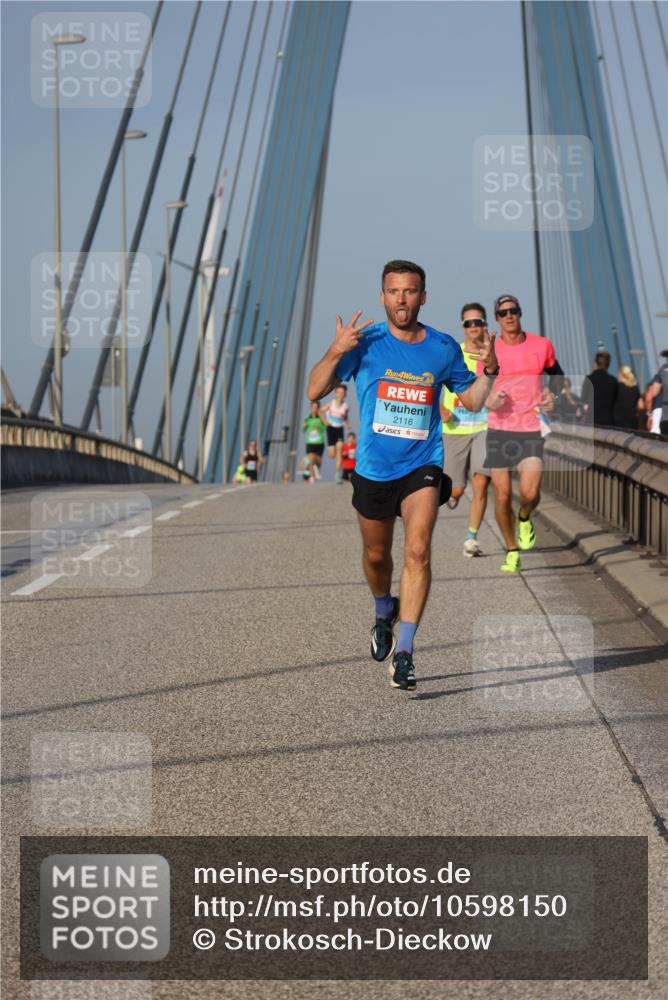 03.10.2026 - Köhlbrandbrückenlauf Strokosch-Dieckow http://msf.ph/oto/10598150 03.10.2026 09:33:04 Position 2 4, 2116 meine-sportfotos.de