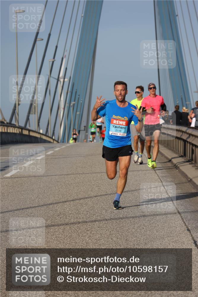03.10.2026 - Köhlbrandbrückenlauf Strokosch-Dieckow http://msf.ph/oto/10598157 03.10.2026 09:33:04 Position 2 4, 2116 meine-sportfotos.de