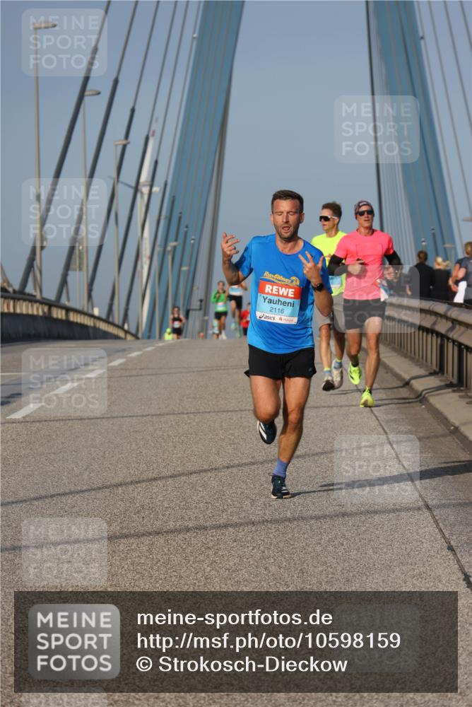03.10.2026 - Köhlbrandbrückenlauf Strokosch-Dieckow http://msf.ph/oto/10598159 03.10.2026 09:33:04 Position 2 4, 2116 meine-sportfotos.de