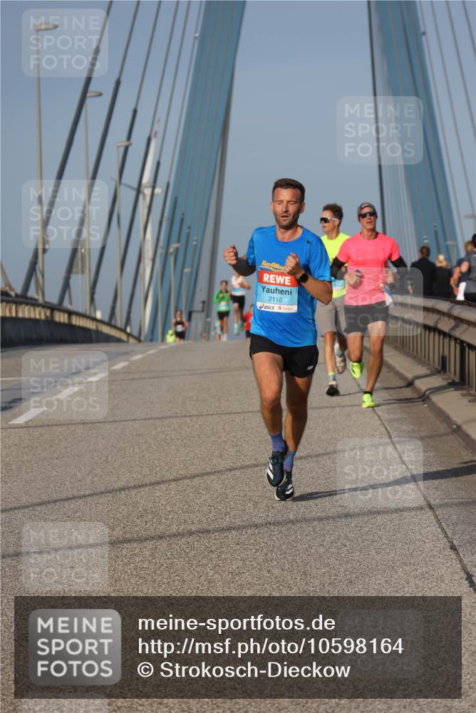 03.10.2026 - Köhlbrandbrückenlauf Strokosch-Dieckow http://msf.ph/oto/10598164 03.10.2026 09:33:04 Position 2 4, 2116 meine-sportfotos.de