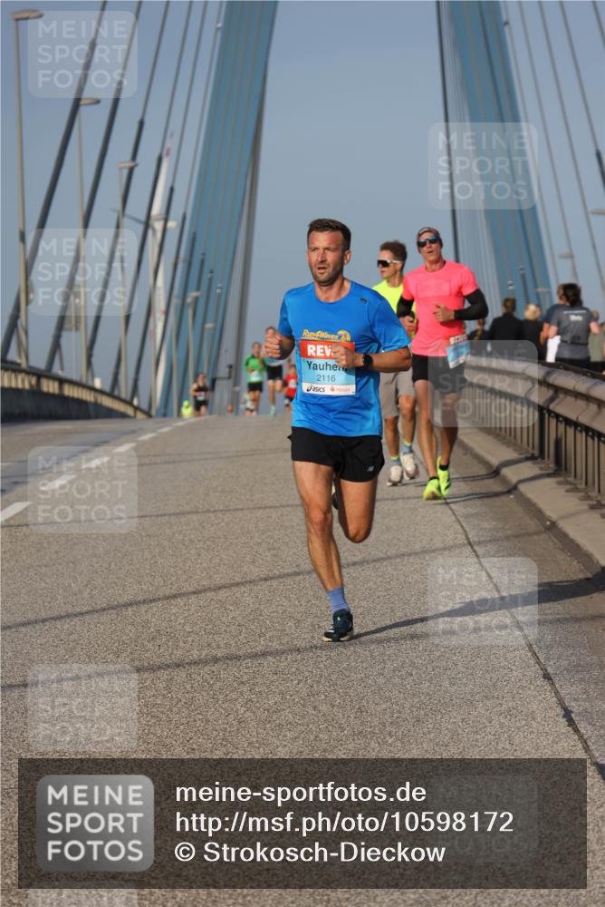 03.10.2026 - Köhlbrandbrückenlauf Strokosch-Dieckow http://msf.ph/oto/10598172 03.10.2026 09:33:04 Position 2 4, 2116 meine-sportfotos.de