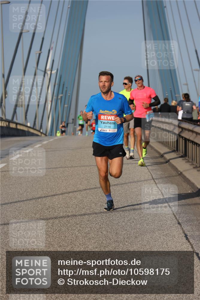 03.10.2026 - Köhlbrandbrückenlauf Strokosch-Dieckow http://msf.ph/oto/10598175 03.10.2026 09:33:04 Position 2 4, 2116 meine-sportfotos.de