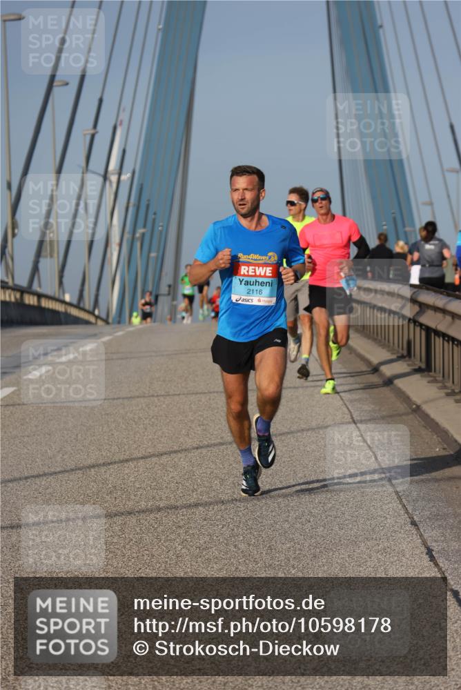 03.10.2026 - Köhlbrandbrückenlauf Strokosch-Dieckow http://msf.ph/oto/10598178 03.10.2026 09:33:04 Position 2 4, 2116 meine-sportfotos.de
