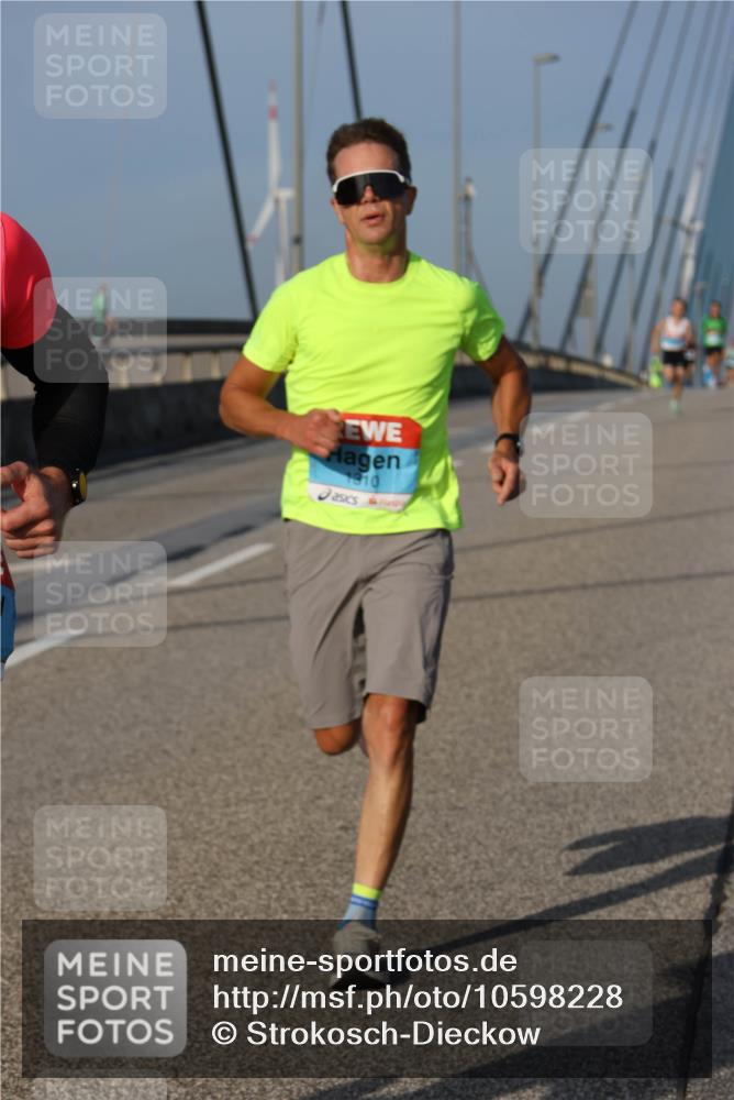 03.10.2026 - Köhlbrandbrückenlauf Strokosch-Dieckow http://msf.ph/oto/10598228 03.10.2026 09:33:11 Position 2 1310 meine-sportfotos.de