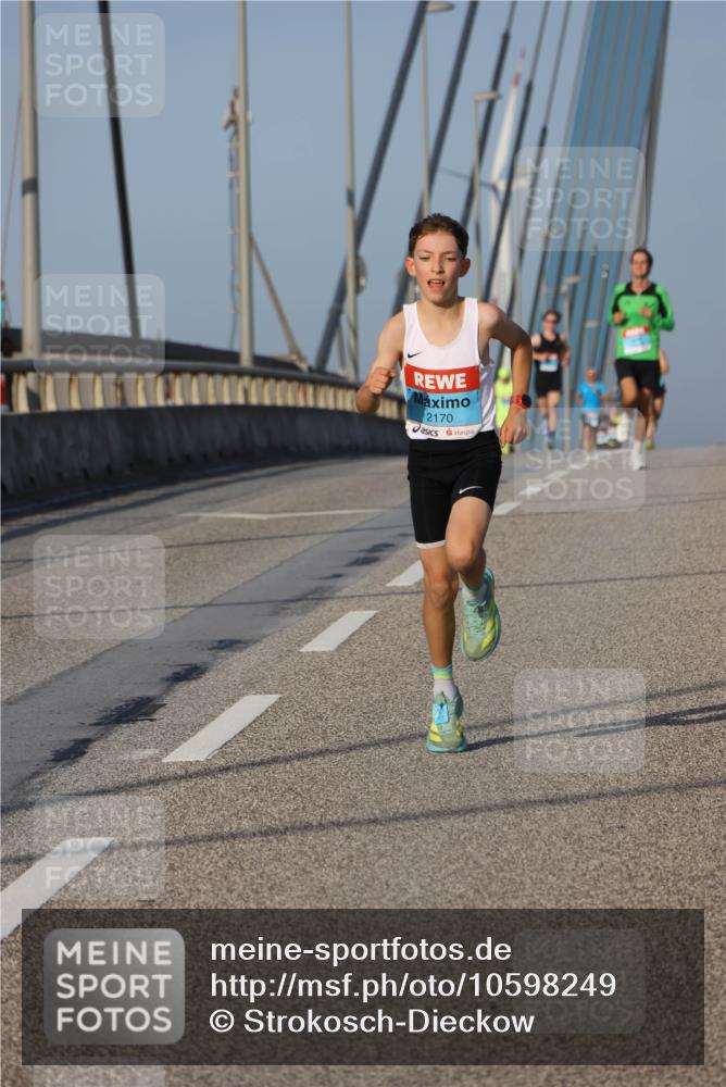 03.10.2026 - Köhlbrandbrückenlauf Strokosch-Dieckow http://msf.ph/oto/10598249 03.10.2026 09:33:18 Position 2 2170 meine-sportfotos.de