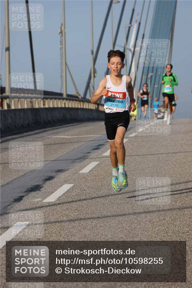 03.10.2026 - Köhlbrandbrückenlauf Strokosch-Dieckow http://msf.ph/oto/10598255 03.10.2026 09:33:18 Position 2 2170 meine-sportfotos.de
