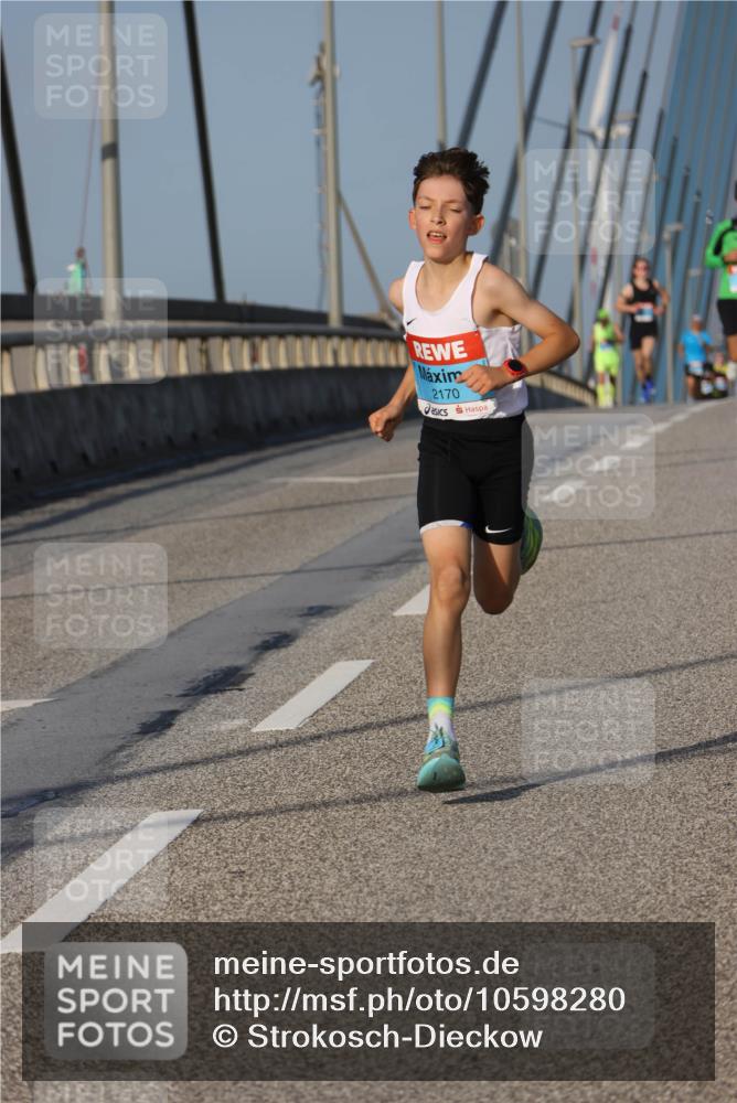 03.10.2026 - Köhlbrandbrückenlauf Strokosch-Dieckow http://msf.ph/oto/10598280 03.10.2026 09:33:19 Position 2 2170 meine-sportfotos.de