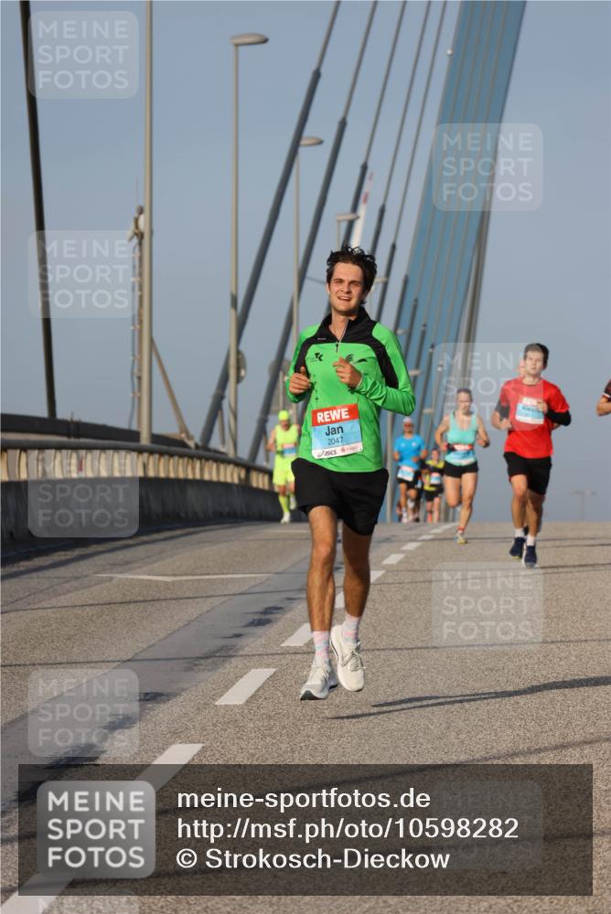 03.10.2026 - Köhlbrandbrückenlauf Strokosch-Dieckow http://msf.ph/oto/10598282 03.10.2026 09:33:26 Position 2 2047 meine-sportfotos.de