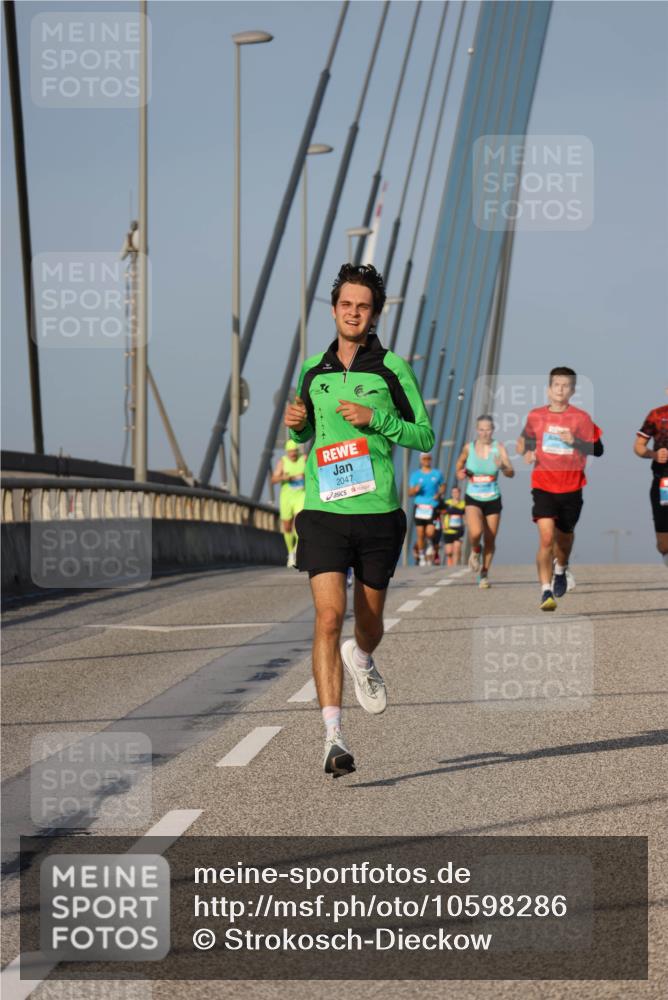 03.10.2026 - Köhlbrandbrückenlauf Strokosch-Dieckow http://msf.ph/oto/10598286 03.10.2026 09:33:26 Position 2 2047 meine-sportfotos.de