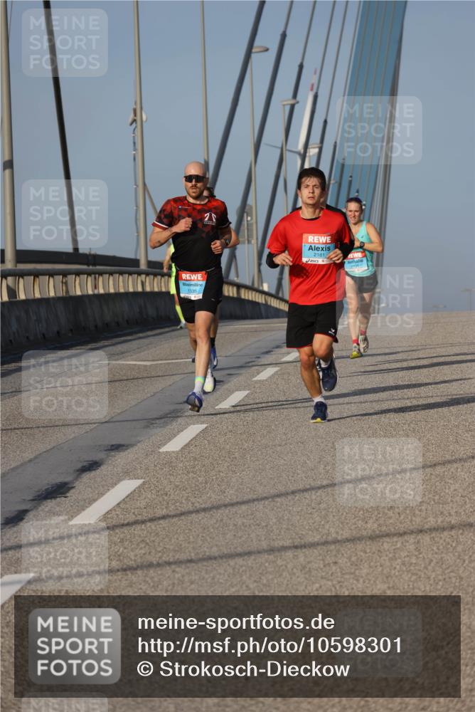 03.10.2026 - Köhlbrandbrückenlauf Strokosch-Dieckow http://msf.ph/oto/10598301 03.10.2026 09:33:31 Position 2 1335, 2181, 2, 24 meine-sportfotos.de