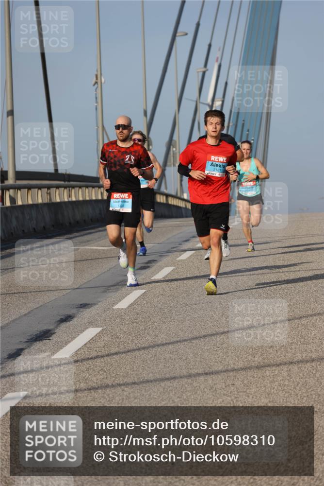 03.10.2026 - Köhlbrandbrückenlauf Strokosch-Dieckow http://msf.ph/oto/10598310 03.10.2026 09:33:31 Position 2 1335, 2181 meine-sportfotos.de