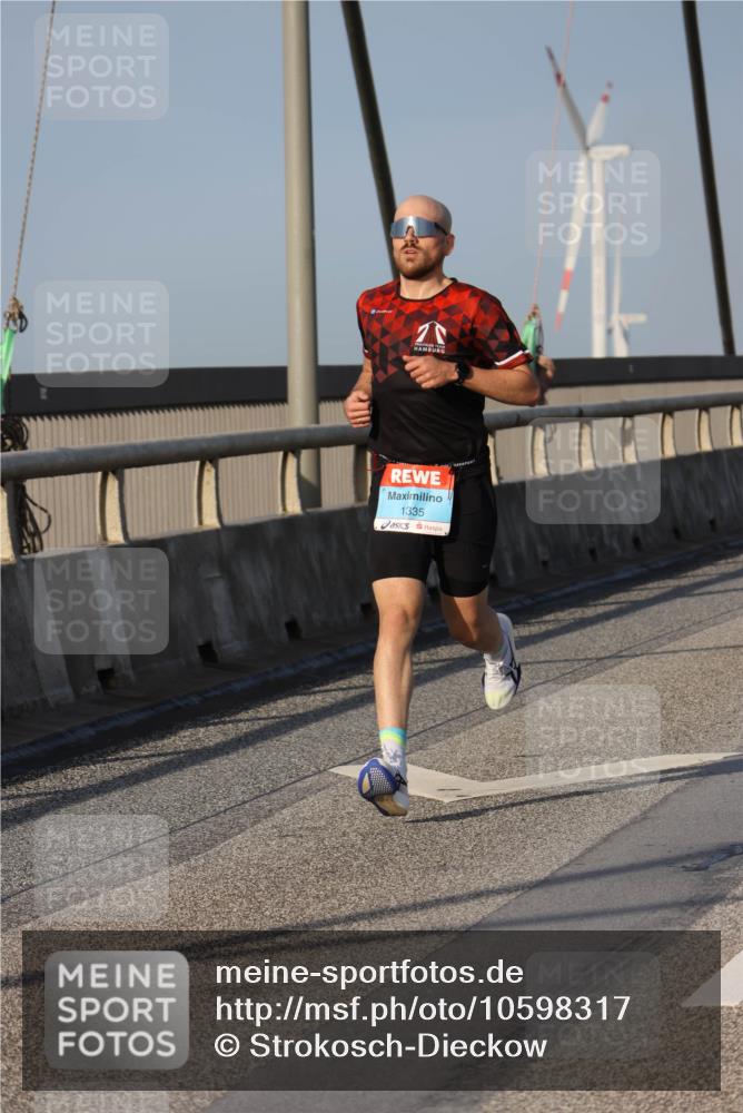 03.10.2026 - Köhlbrandbrückenlauf Strokosch-Dieckow http://msf.ph/oto/10598317 03.10.2026 09:33:33 Position 2 1335 meine-sportfotos.de