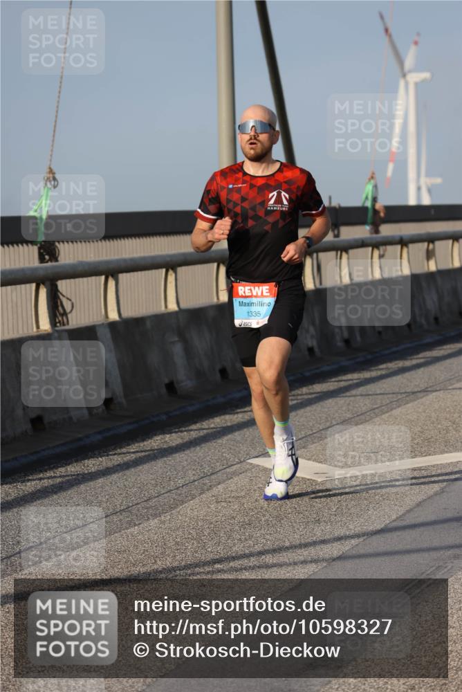03.10.2026 - Köhlbrandbrückenlauf Strokosch-Dieckow http://msf.ph/oto/10598327 03.10.2026 09:33:34 Position 2 1335 meine-sportfotos.de