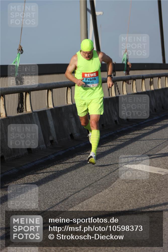 03.10.2026 - Köhlbrandbrückenlauf Strokosch-Dieckow http://msf.ph/oto/10598373 03.10.2026 09:33:43 Position 2 1265 meine-sportfotos.de
