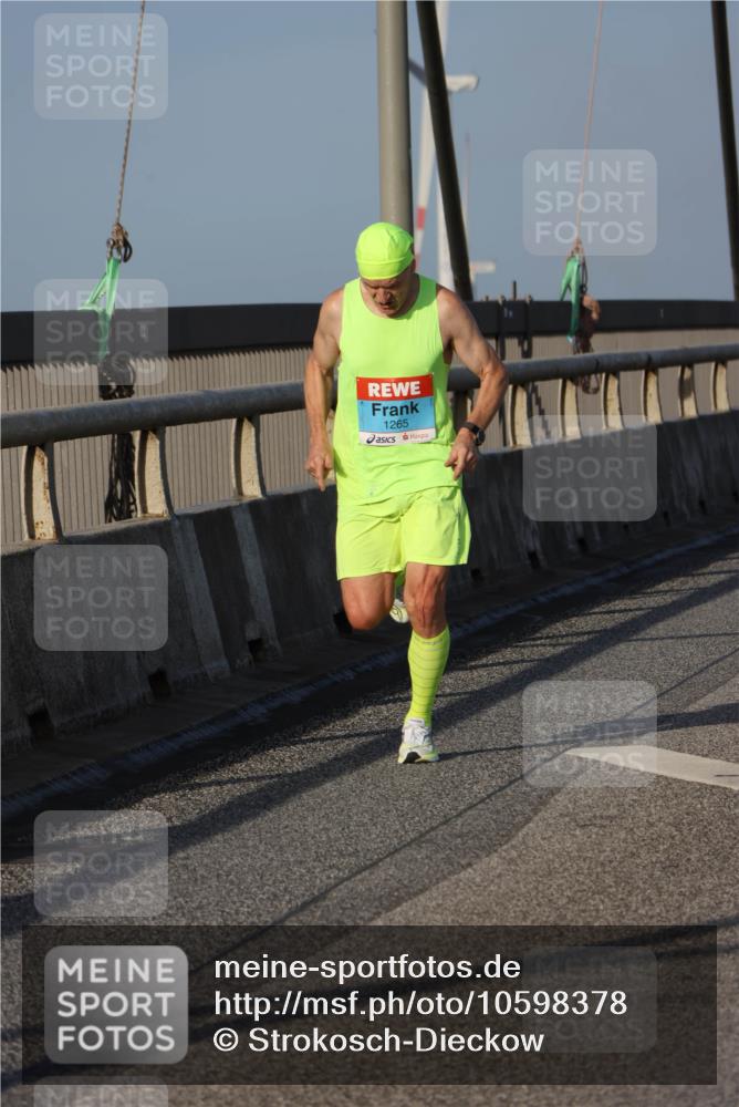 03.10.2026 - Köhlbrandbrückenlauf Strokosch-Dieckow http://msf.ph/oto/10598378 03.10.2026 09:33:43 Position 2 1265 meine-sportfotos.de