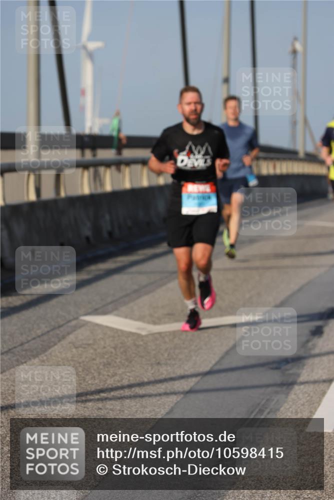 03.10.2026 - Köhlbrandbrückenlauf Strokosch-Dieckow http://msf.ph/oto/10598415 03.10.2026 09:33:51 Position 2 0 meine-sportfotos.de