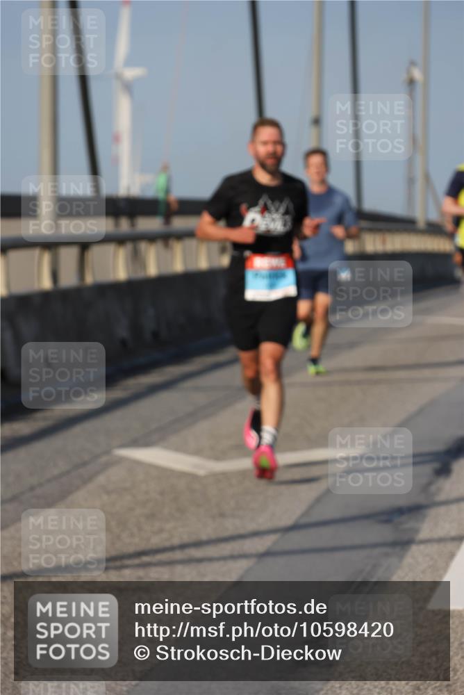 03.10.2026 - Köhlbrandbrückenlauf Strokosch-Dieckow http://msf.ph/oto/10598420 03.10.2026 09:33:51 Position 2  meine-sportfotos.de