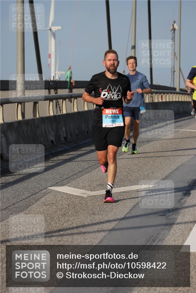 03.10.2026 - Köhlbrandbrückenlauf Strokosch-Dieckow http://msf.ph/oto/10598422 03.10.2026 09:33:51 Position 2 6, 66, 1091 meine-sportfotos.de