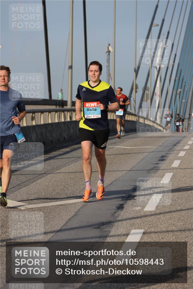 03.10.2026 - Köhlbrandbrückenlauf Strokosch-Dieckow http://msf.ph/oto/10598443 03.10.2026 09:33:54 Position 2 2117 meine-sportfotos.de